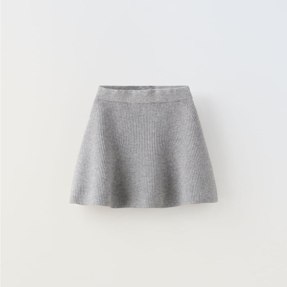 Zara girls size 9-10 gray knit skirt